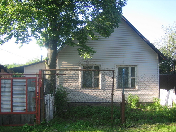 Продается дом,  в центре г.Полоцка возле реки Двина,  ул.Правонабережная 2